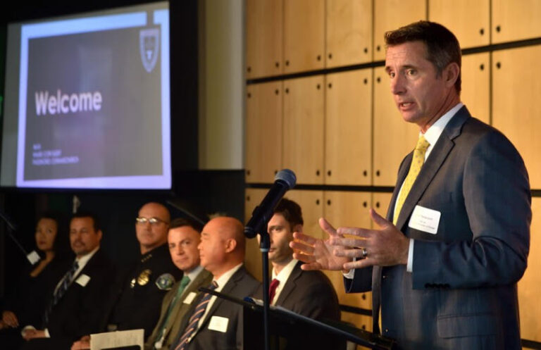 Paul delacourt examines the importance of it consulting in financial services | lets be game changers | page 373 lets be game changers