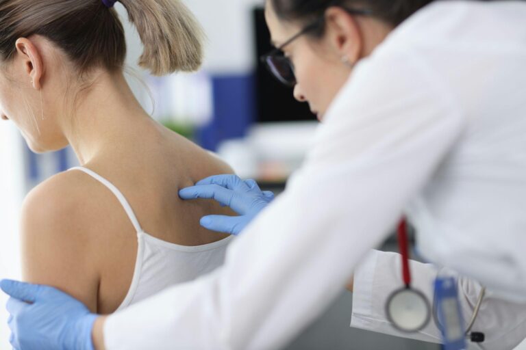Dr. Rajesh Bindal Explains the Key Differences Between Cervical Disc Replacement and Spinal Fusion